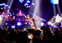 数十万人涌入、旅游消费暴涨，2025国庆假期这波演出热太猛！