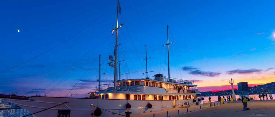 7月上海口岸出入境客流持续攀升 空港、邮轮均两位数高增长