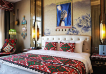 从“打卡”到“沉浸”：万达酒店创新服务引领“十一”度假新风尚