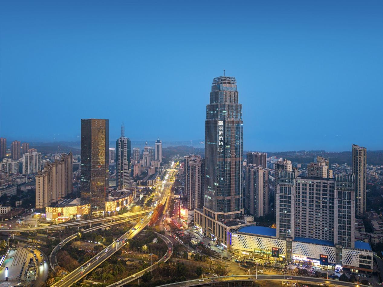 黄金周市场回暖，丽橙酒店以“高性价比突围”赢战双节热潮