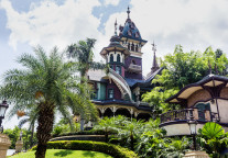 上海迪士尼乐园蜘蛛侠主题园区启动景点安装