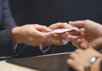 滴滴与洲际达成合作，在智选假日酒店试点行李专送