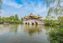 扬州首家国际品牌酒店焕新，为市民游客端出精心准备的“双节大餐”