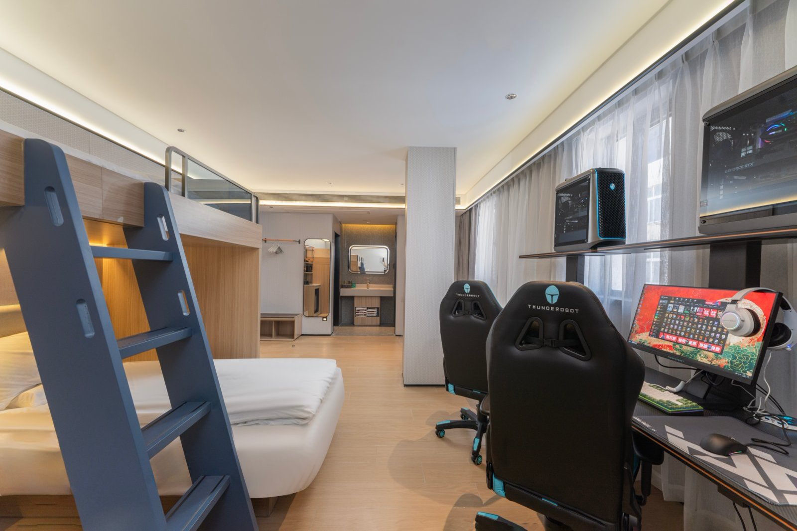  从爱好到事业，90后年轻投资人花500万圆电竞梦