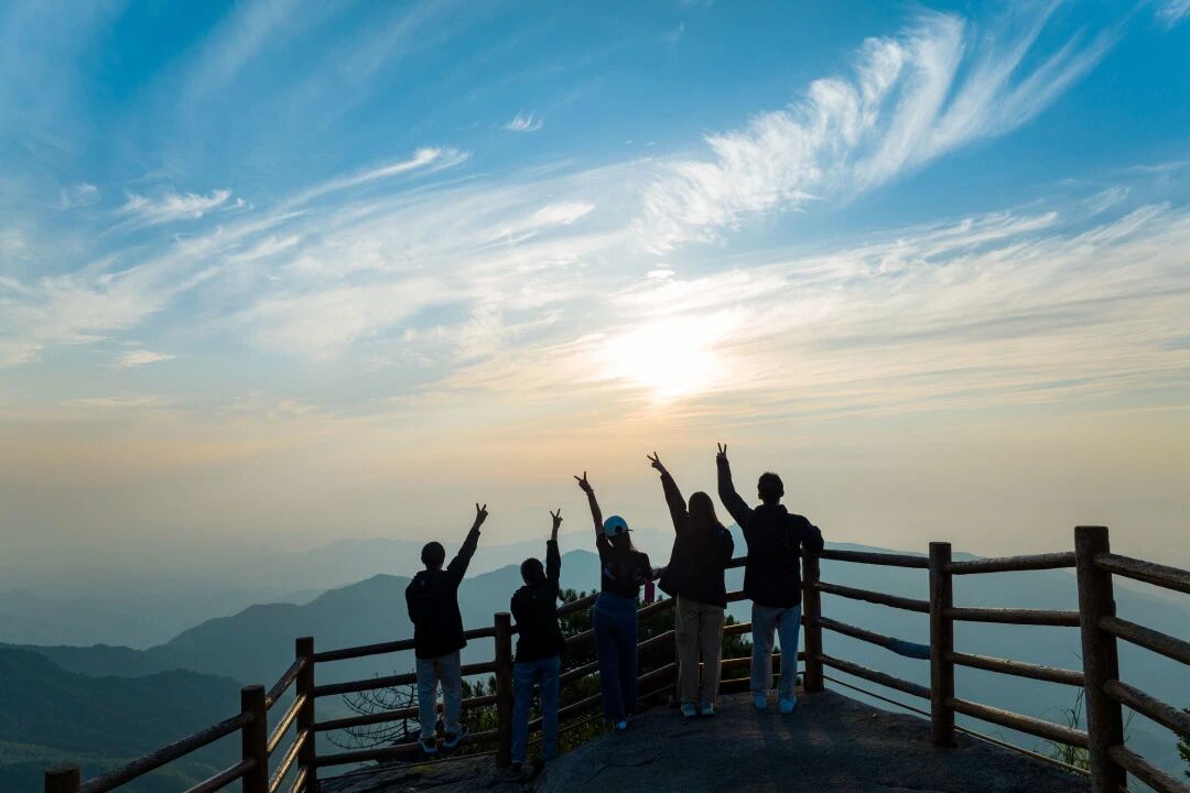 我要和我zhui~好的朋友去明月山景区玩！！！