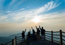 我要和我zhui~好的朋友去明月山景区玩！！！