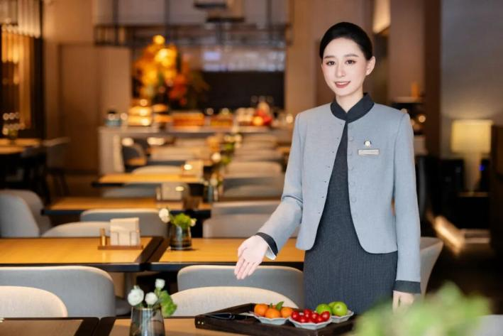 不止于服务升级，美豪丽致酒店专属「春风大使」管家 IP 体系深度解读