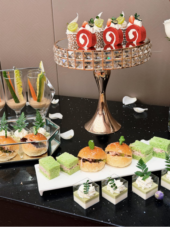 以花为礼 致敬芳华｜泉州富力万达文华酒店女神节主题活动温情呈现