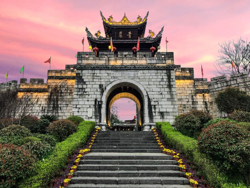 摄图网_501569865_贵州贵阳青岩古镇(企业商用) (1).jpg