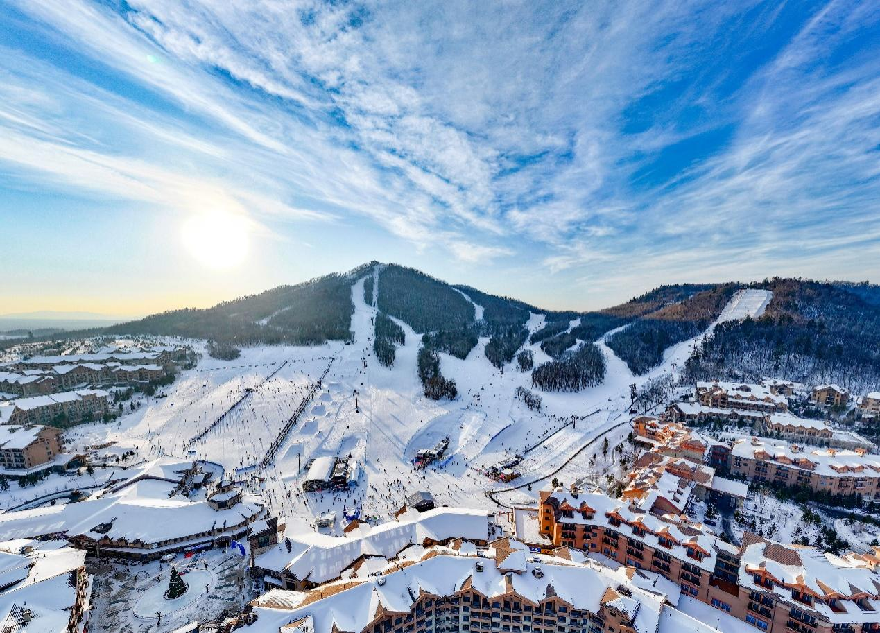 粉雪之约盛夏点燃 长白山万达国际度假区2026-27雪季早鸟预售正式开启