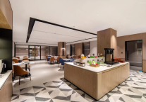 宜尚酒店拉萨布达拉宫太阳岛店：高原之上的业绩与服务双标杆