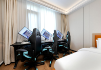  雷神竞界电竞酒店多地门店业绩亮眼，2026年冲刺300家签约