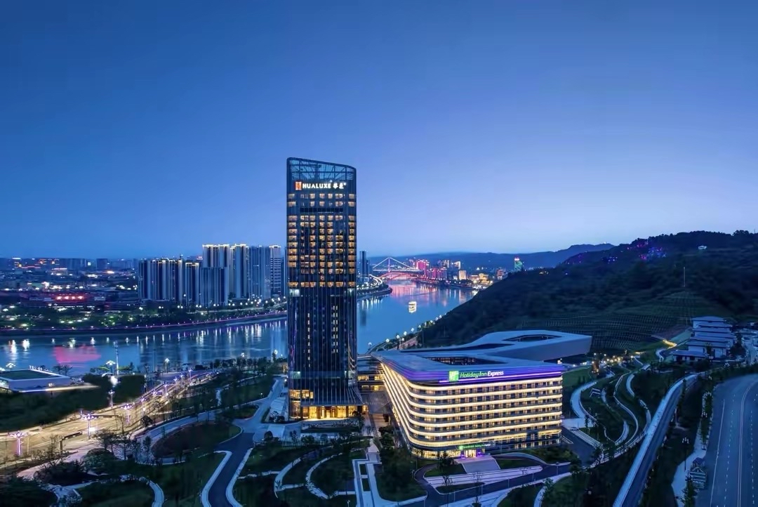 中山中心华邑酒店璀璨启幕，点亮大湾区旅居新地标