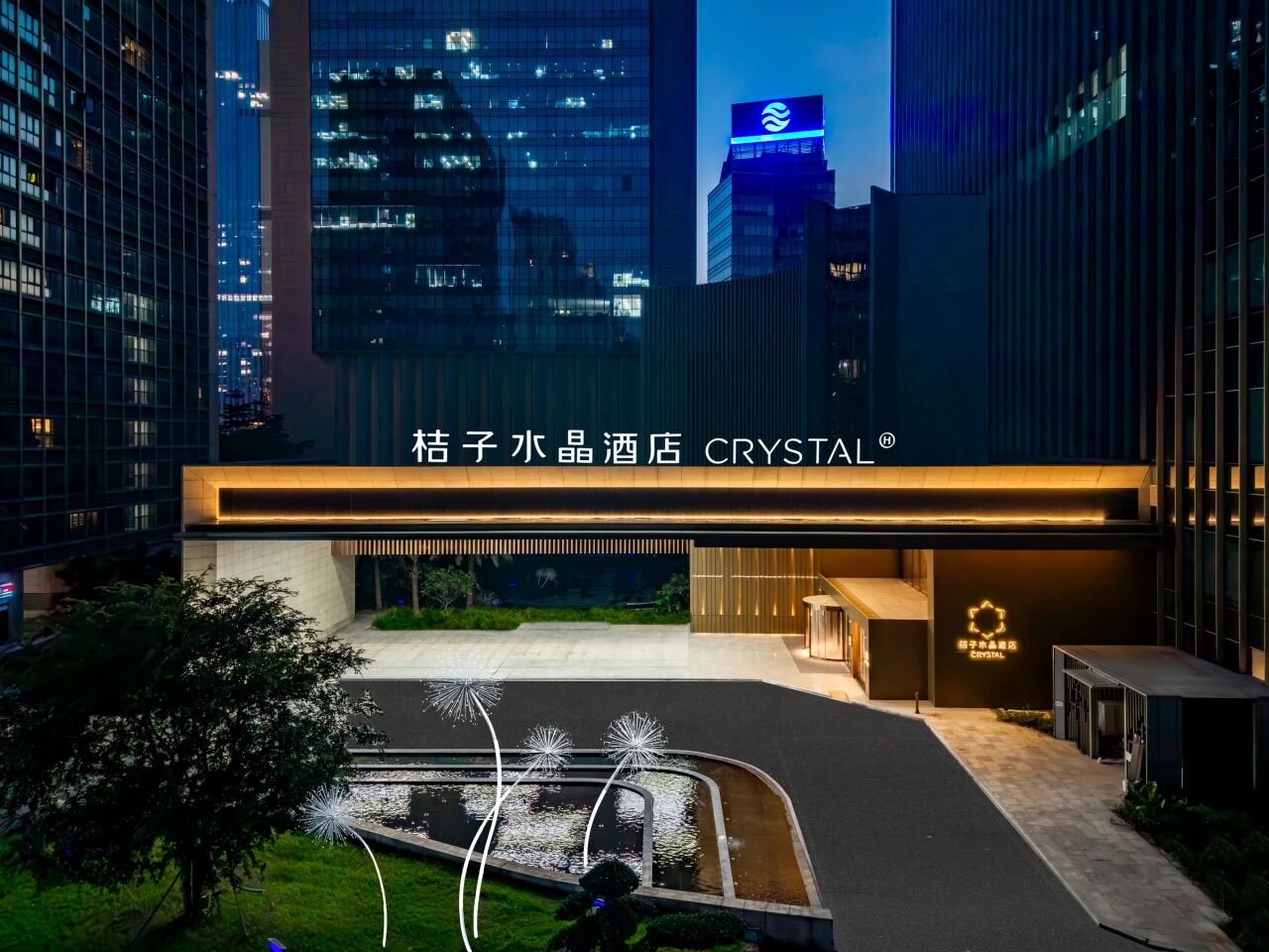 市场越冷，他越敢投！水晶酒店到底有什么魔力？