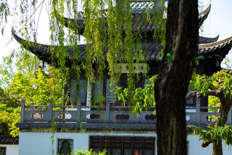 摄图网_701211341_春日苏州南社纪念馆古典园林大气氛围感节日楼阁（企业商用）.jpg