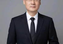 三十载淬炼，与万信同阶而上