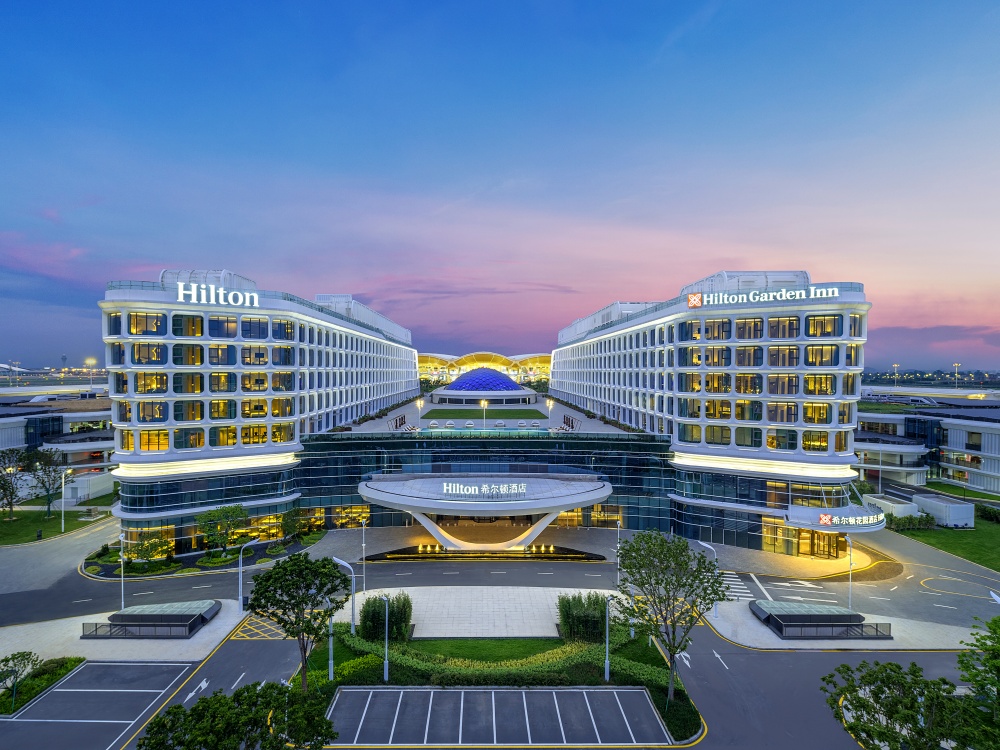 广州白云机场希尔顿酒店.jpg