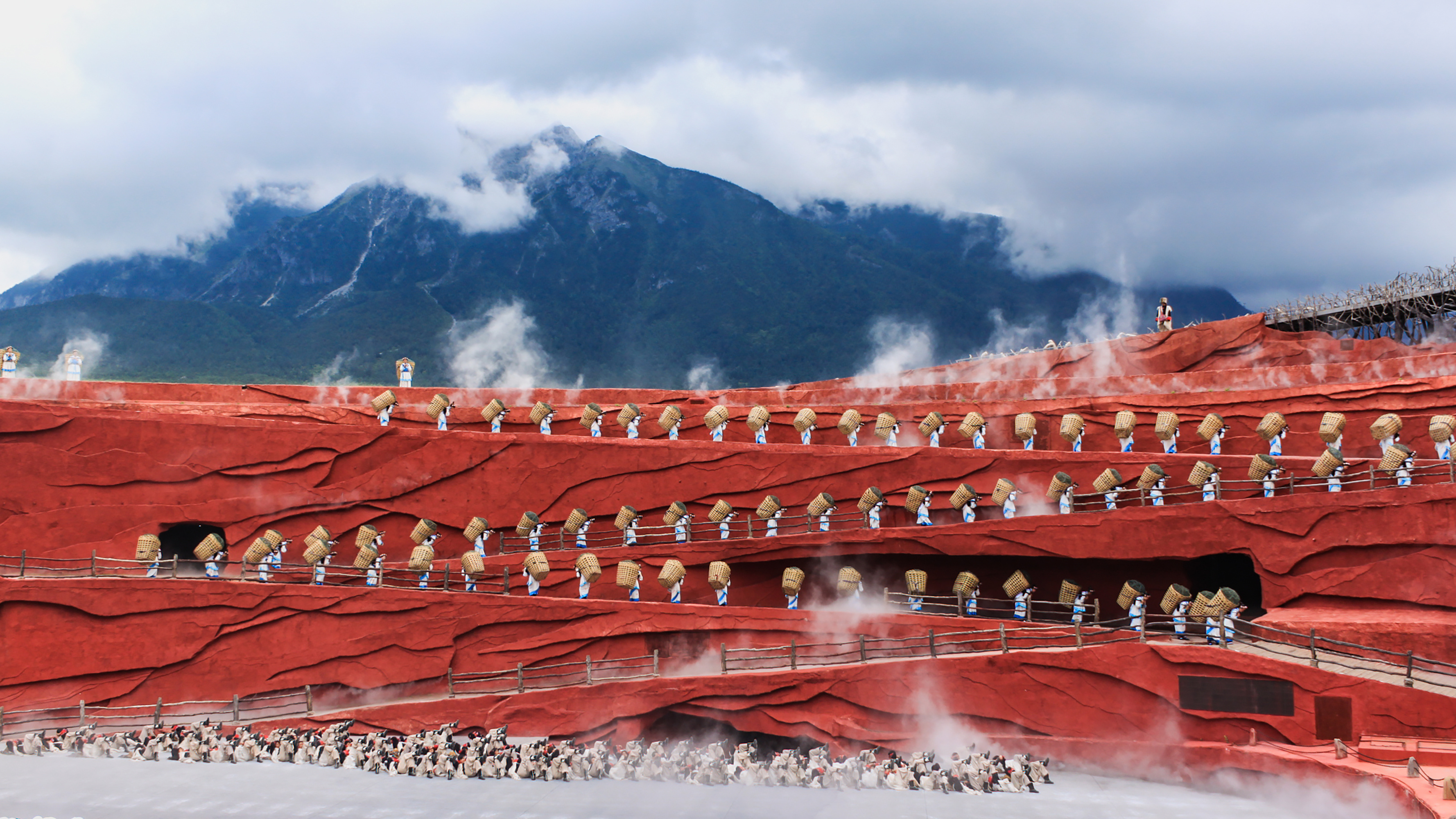 这届游客，正在抛弃传统旅游演艺？