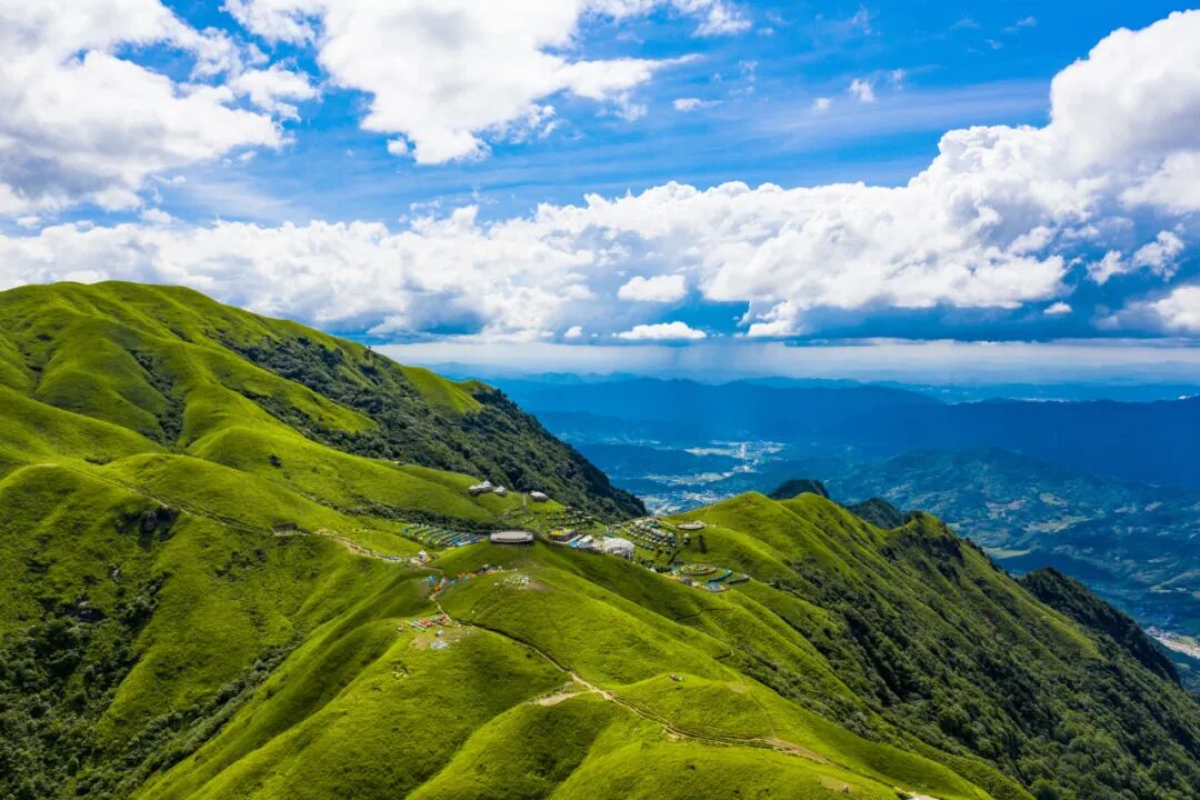 景区优选 丨 武功山：从 "卖风景" 到 "卖情绪" 的山岳转型样本