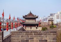 西北首家希尔顿更名城墙希尔顿，融入地标IP会更好么？
