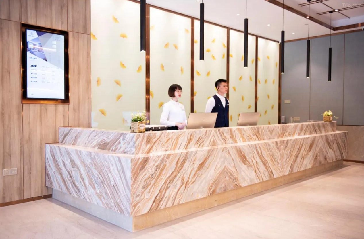 一次退房，两重守护：莫林酒店无锡店如何用“举手之劳”化解特殊宾客的就医困局