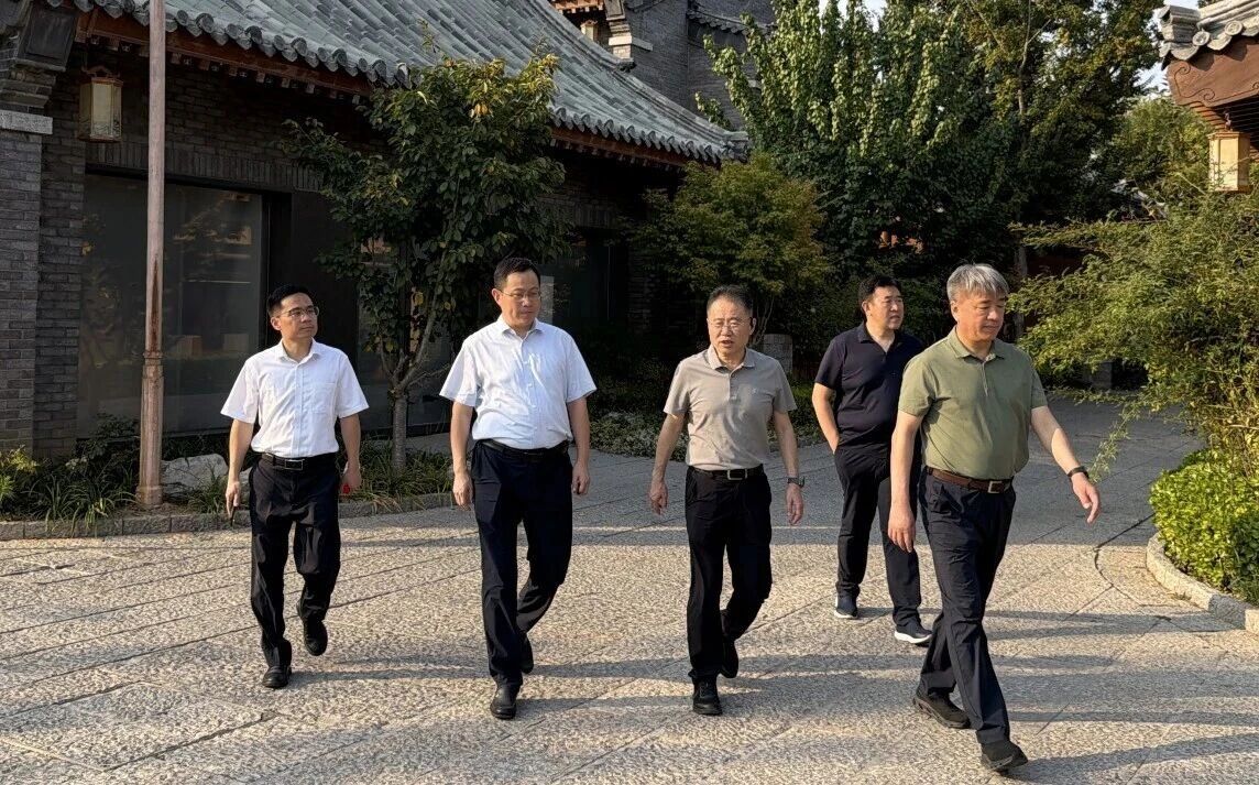 威海文旅集团一行到访孔子文旅集团洽谈合作