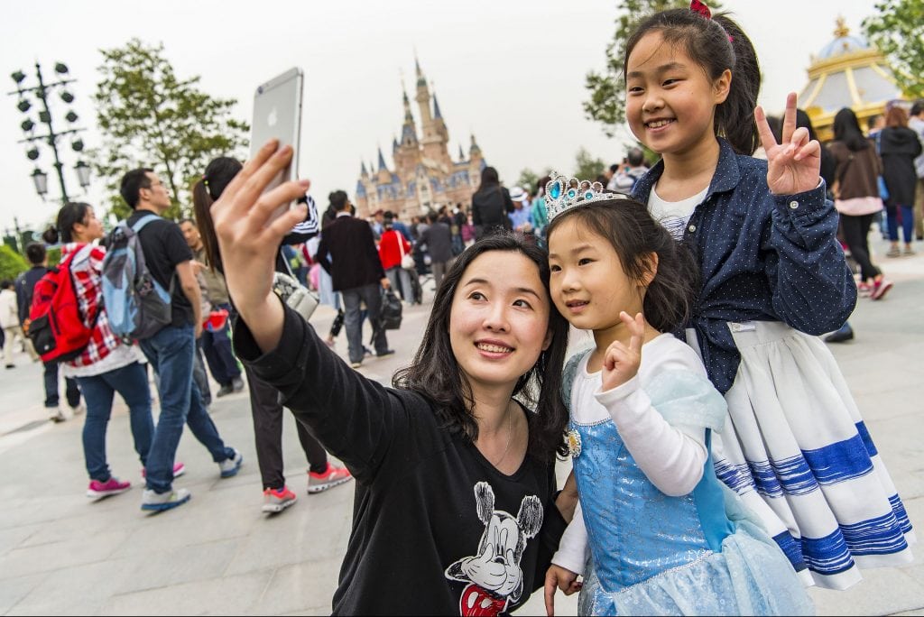 Shanghai-Disneyland-Guests-e1525354719892.jpg