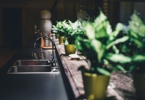 投毒、凶宅、偷窃…长租公寓里遭遇到的“辣鸡事”如何处理？