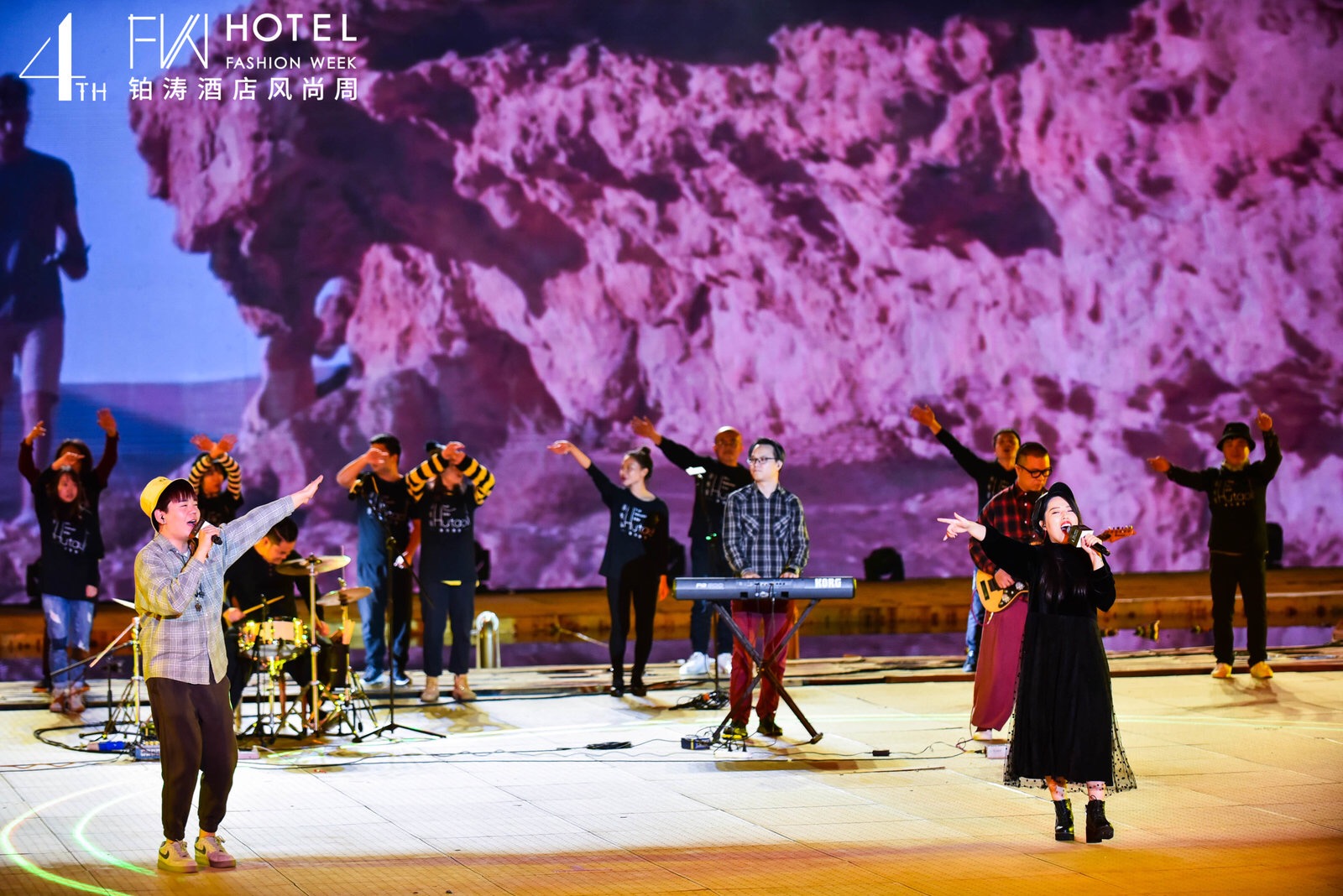 10:玩具猫乐队现场表演-2.jpg 10:玩具猫乐队现场表演-2.jpg