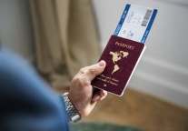 签证中心乱象调查：钱交到哪去了？