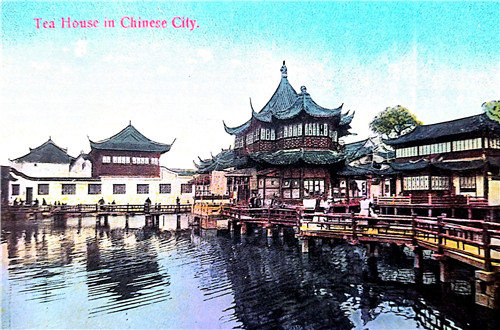 建于1784年的豫园湖心亭茶楼.jpg