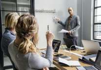 刘强东说2018年他很艰难 但只要兄弟们在一起就没事