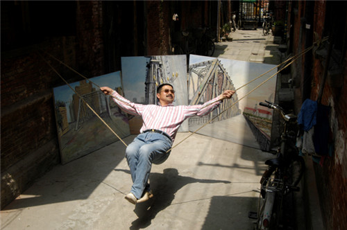 “外白渡桥@摇”，主角是画家方艺。2009‎年‎4‎月‎22‎日肖可霄拍摄于塘沽路里弄.jpg
