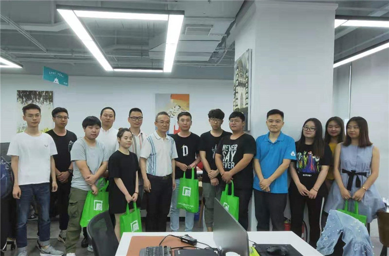 上海市房地产经纪行业协会领导实地调研 蛋壳公寓智能新风系统