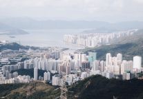 杨现领分析中国住房模式 看好深圳