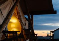 豪华住宿正以创造性的方式走向户外