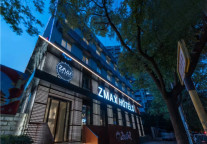 三条腿走路的ZMAX表示“酒店品牌正在向生活符号转化”