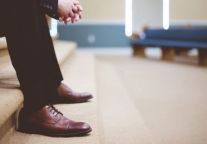 王健林吐槽某企业HR包房"挖人" 什么样的员工最容易被诱惑？