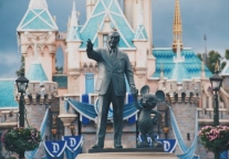 投资50亿美元 一度负债37亿美元濒临破产！巴黎迪士尼三大运营错误剖析