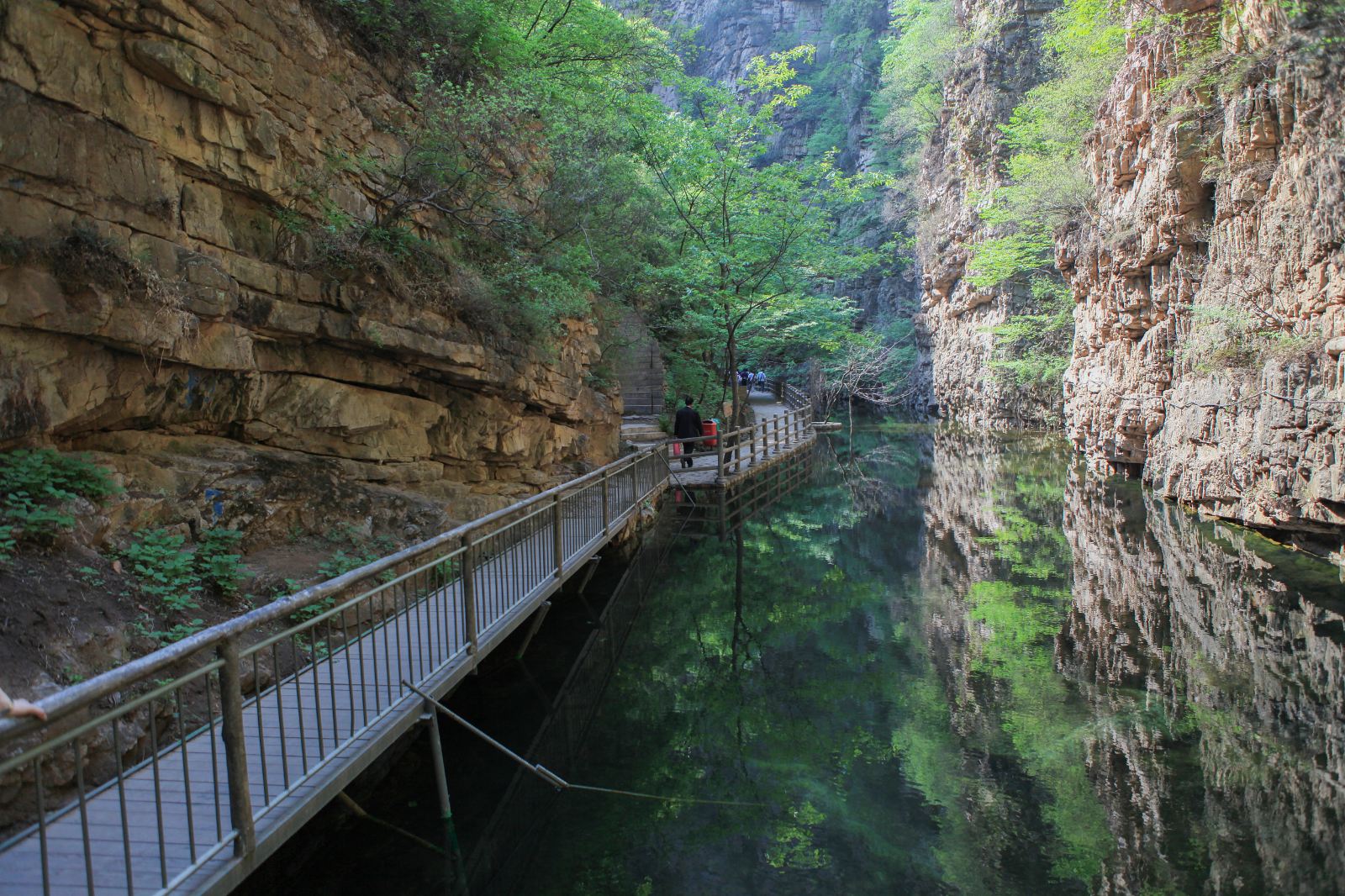 集高山、峡谷、湖面、深潭为一体的北京京东大峡谷自然风景区