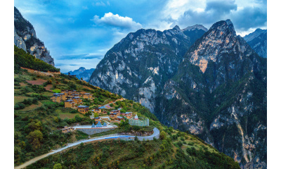 香格里拉巴拉格宗雪山冰泉养生庄园
