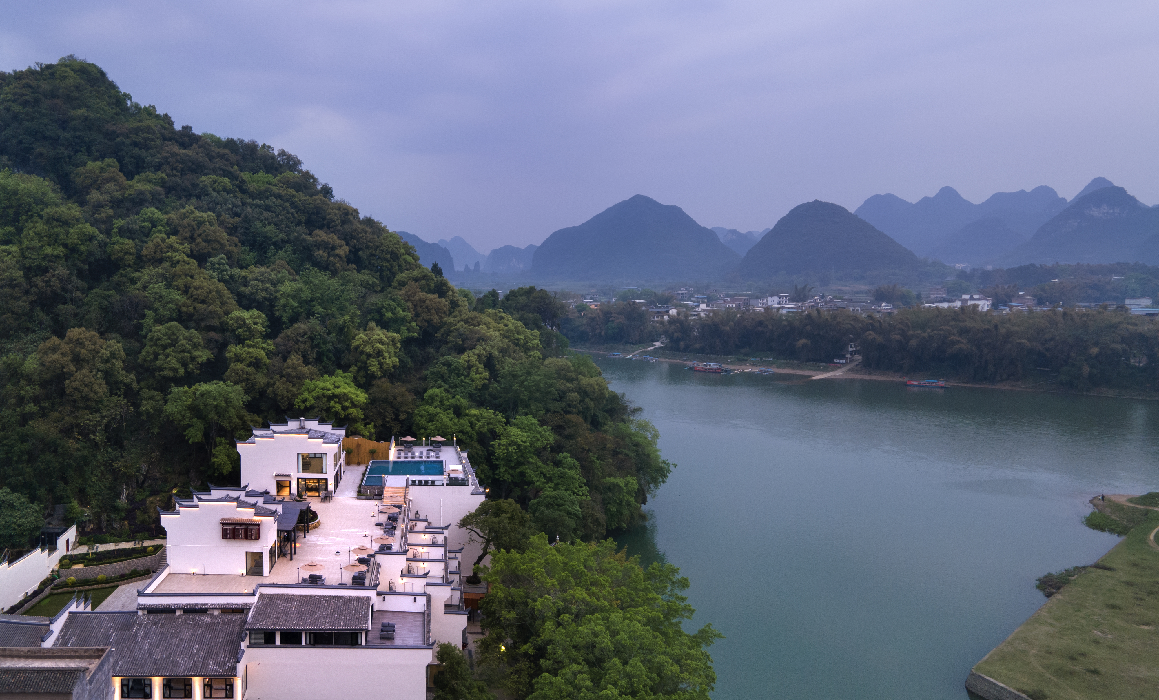 阳朔漓江富海江畔度假酒店(漓江竹筏漂流福利码头店)