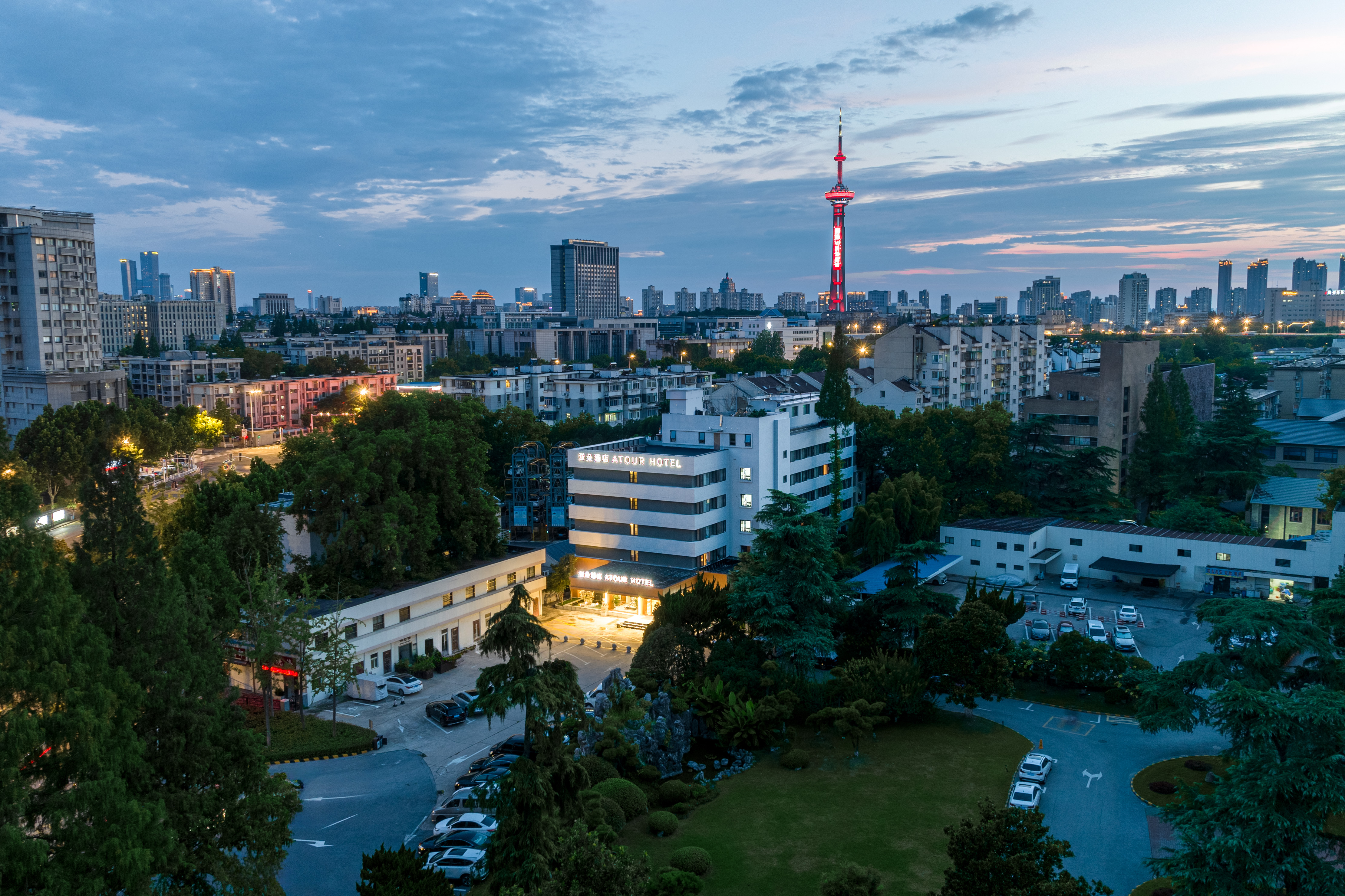 南京鼓楼中山北路亚朵酒店