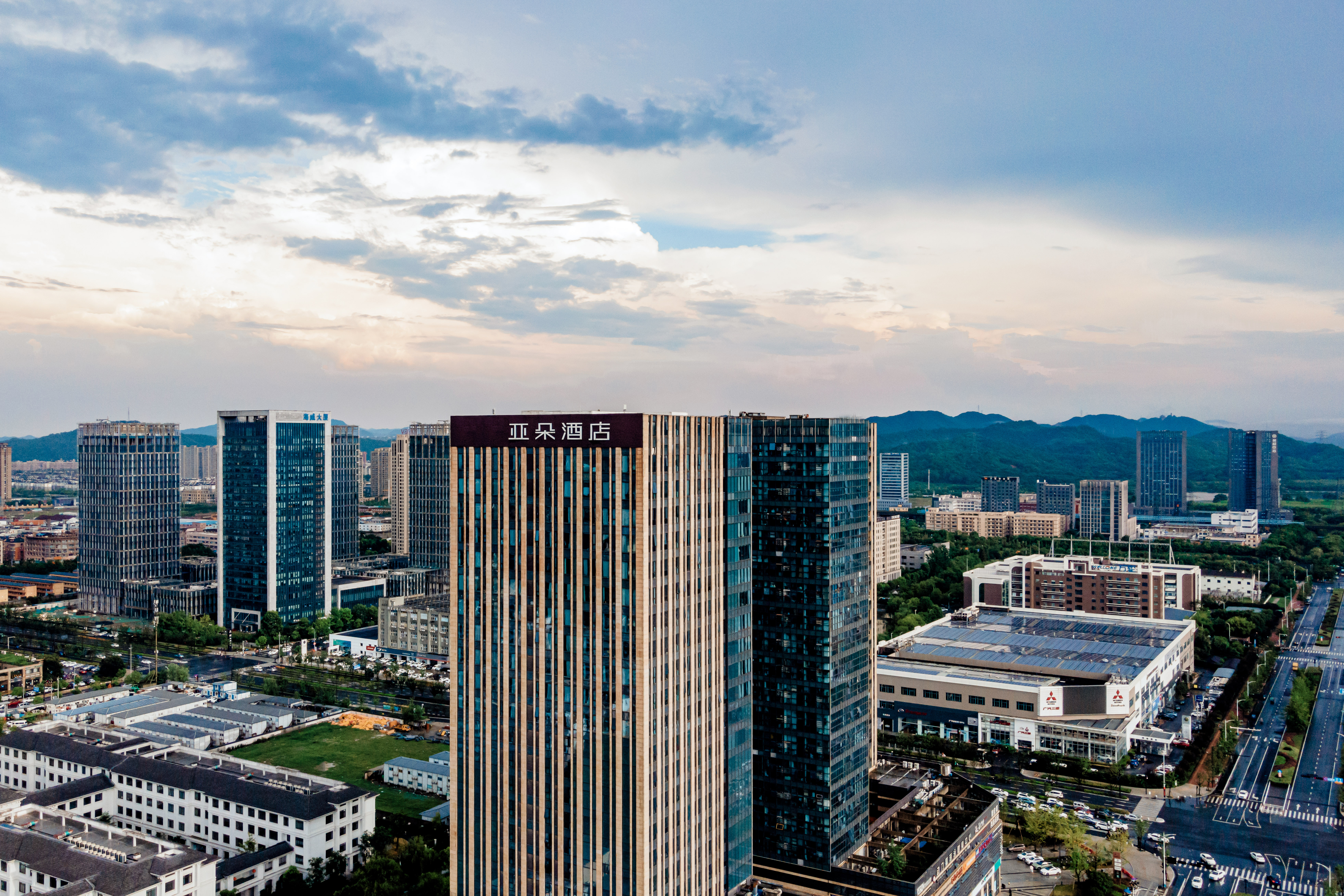 杭州滨江江陵路亚朵酒店