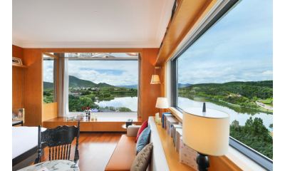 松赞林里雪山湖泊景观酒店(香格里拉松赞林寺景区内店)